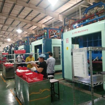 TPU 폼 머신과 신발 발판의 정밀 폼 디자인으로 생산 효율을 높여